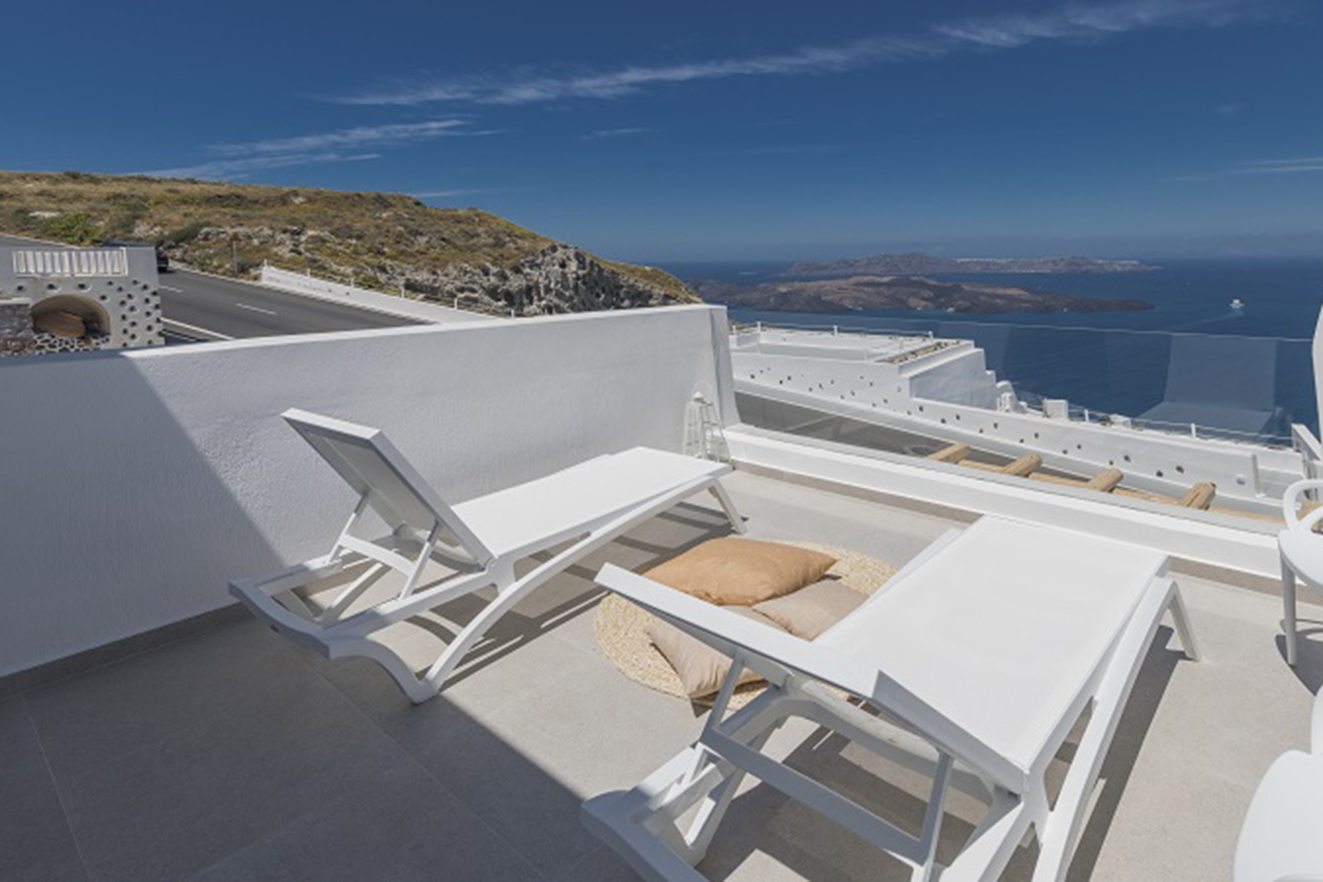Symphony Suites Santorini 02
